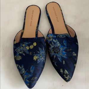 Embroidered navy blue mules flats - size 9